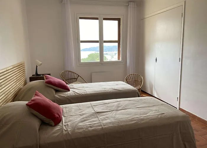 Charmante Vue Calme Au Lavandou - Fr-1-308-145